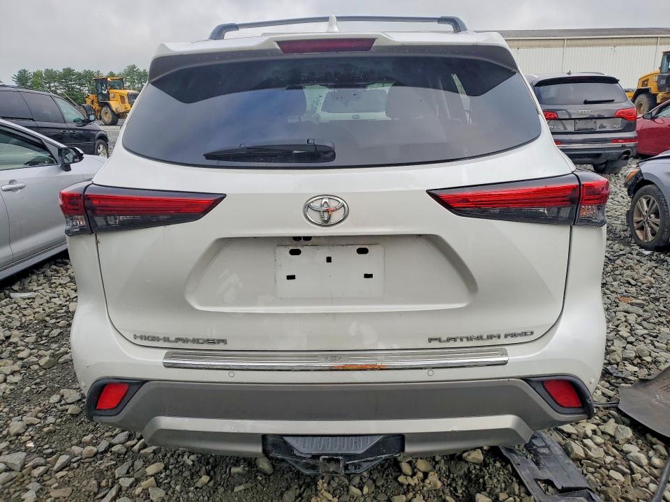 Photo 6 from auction – 2022 TOYOTA HIGHLANDER with VIN 5TDFZRBH8NS187273