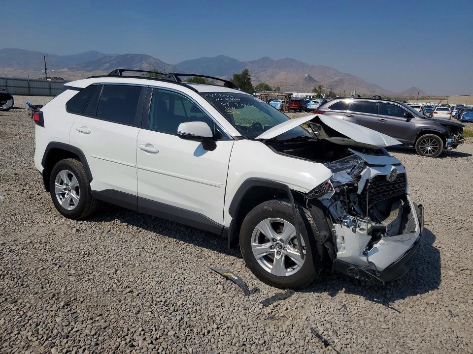 Photo 4 from auction – 2021 TOYOTA RAV4 with VIN 2T3P1RFV6MC148238