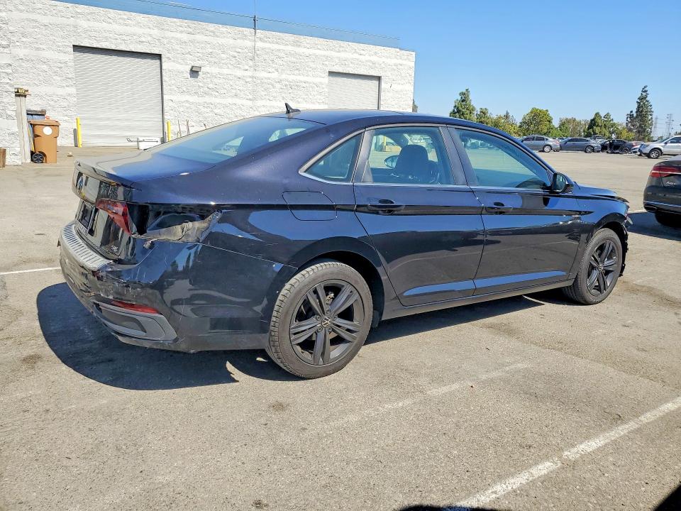 Photo 3 from auction – 2023 VOLKSWAGEN JETTA with VIN 3VW7M7BU3PM047409