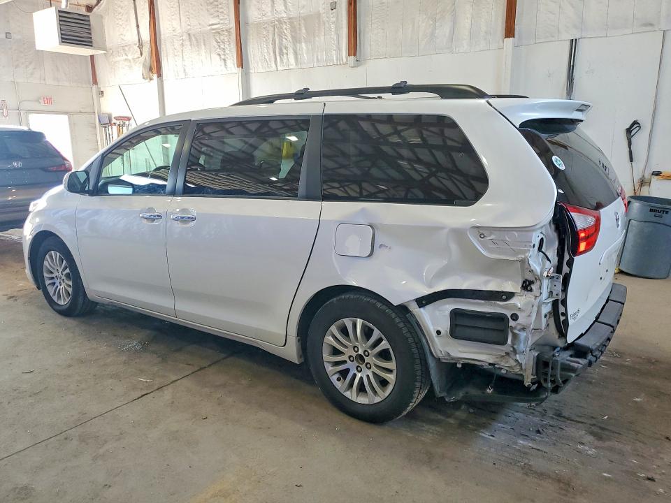 Photo 2 from auction – 2015 TOYOTA SIENNA with VIN 5TDYK3DC0FS676103