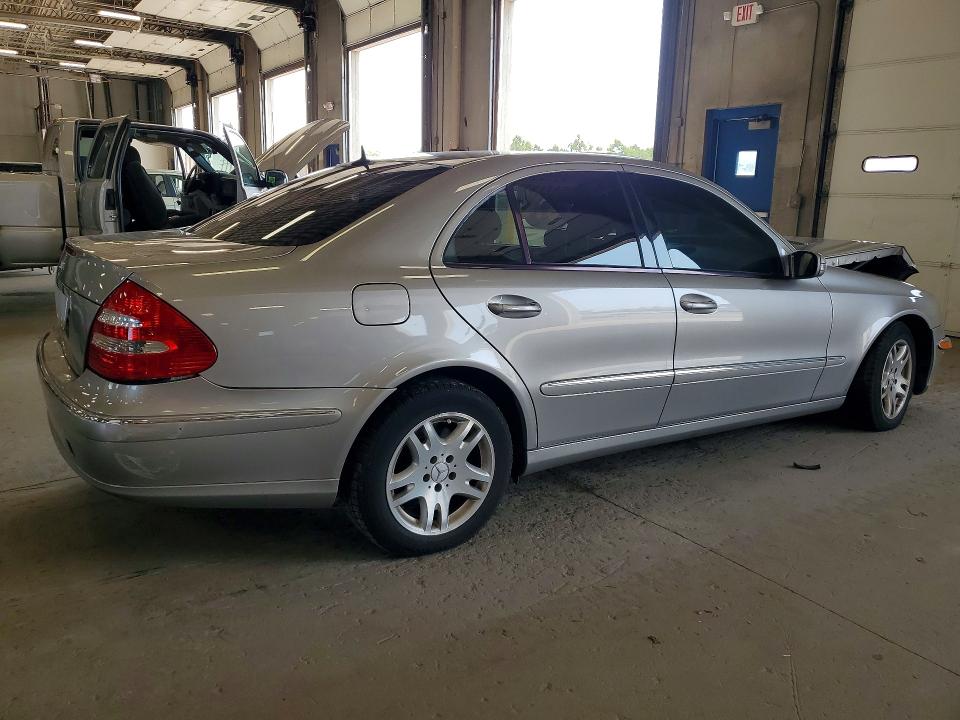 Photo 3 from auction – 2004 MERCEDES-BENZ E with VIN WDBUF65J64A580437