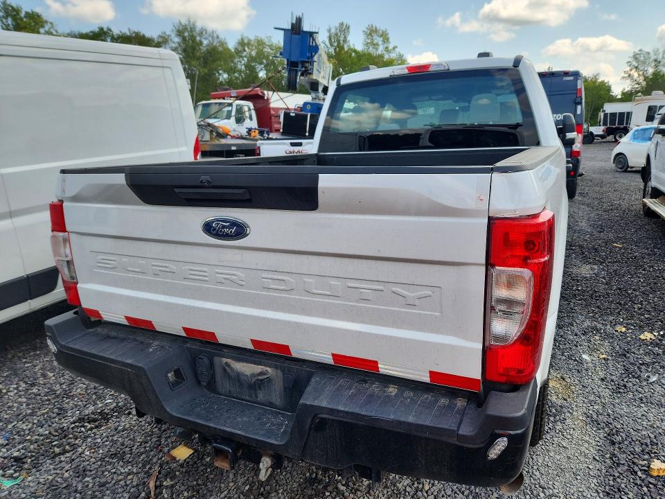 Photo 6 from auction – 2022 FORD F350 with VIN 1FT8W3B68NEE41440