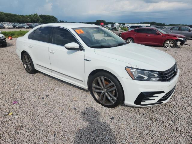 Photo 4 from auction – 2017 VOLKSWAGEN PASSAT with VIN 1VWDT7A34HC035416