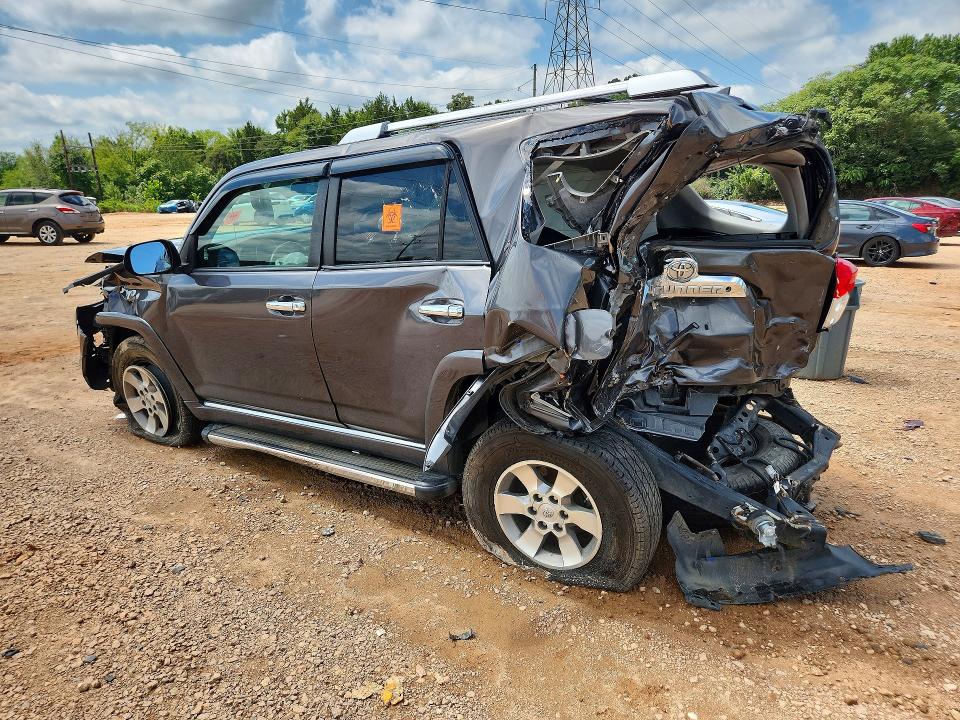 Photo 2 from auction – 2011 TOYOTA 4RUNNER with VIN JTEZU5JR2B5024761