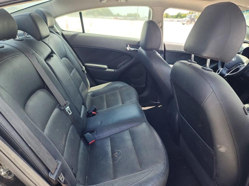 Photo 10 from auction – 2016 KIA FORTE with VIN KNAFZ4A85G5578522