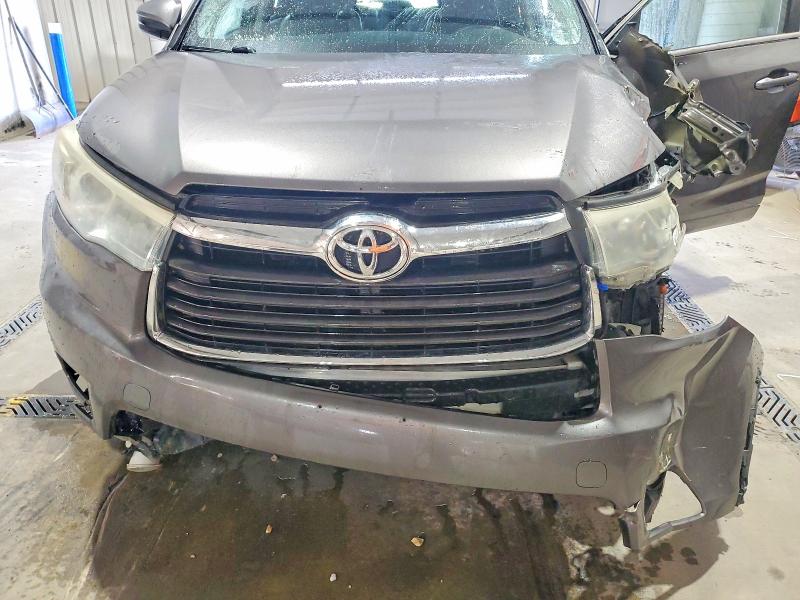 Photo 12 from auction – 2016 TOYOTA HIGHLANDER with VIN 5TDJKRFH8GS239691
