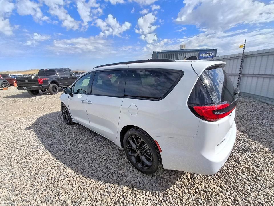Photo 2 from auction – 2026 CHRYSLER PACIFICA with VIN 2C4RC1BG3TR280571