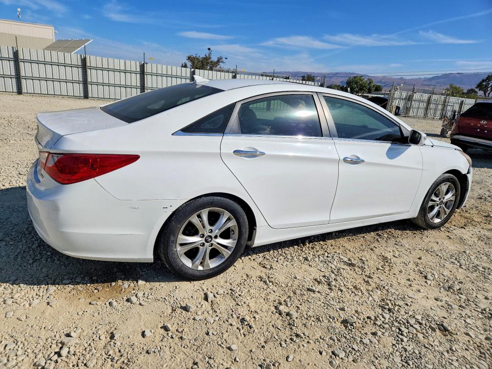 Photo 3 from auction – 2013 HYUNDAI SONATA with VIN 5NPEC4ACXDH804750