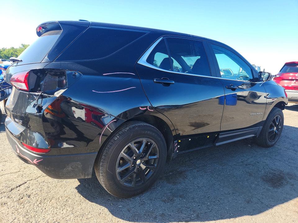 Photo 3 from auction – 2022 CHEVROLET EQUINOX with VIN 3GNAXUEV8NL206602