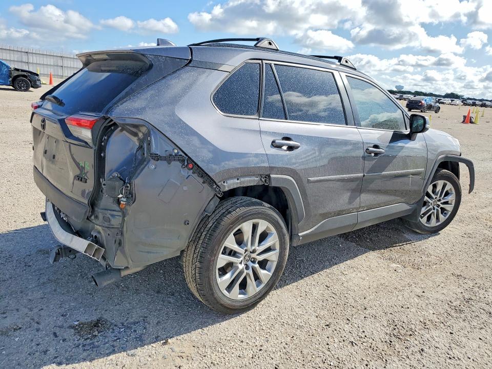 Снимка 3 от търг – 2024 TOYOTA RAV4 с VIN 2T3C1RFV3RC296370