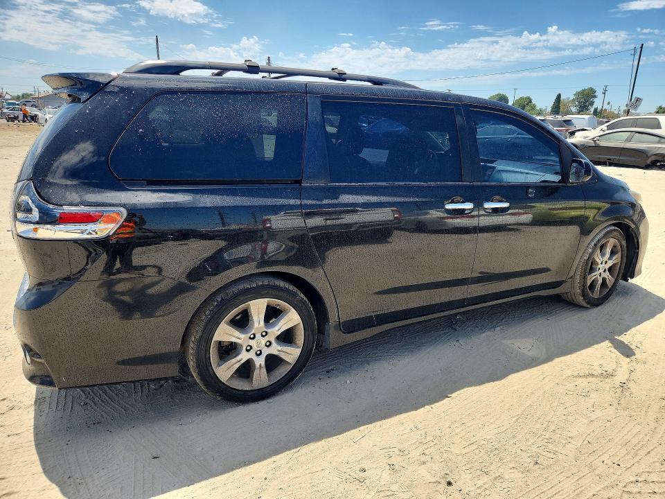 Photo 3 from auction – 2013 TOYOTA SIENNA with VIN 5TDXK3DC8DS313184