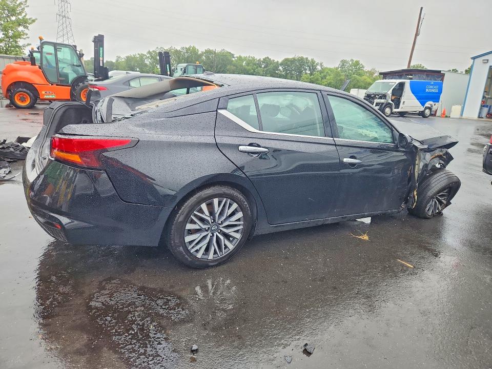 Photo 3 from auction – 2025 NISSAN ALTIMA with VIN 1N4BL4DV0SN372415