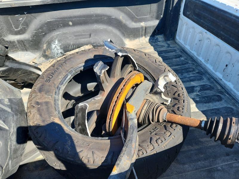 Photo 12 from auction – 2015 RAM 1500 with VIN 1C6RR7FT6FS756945