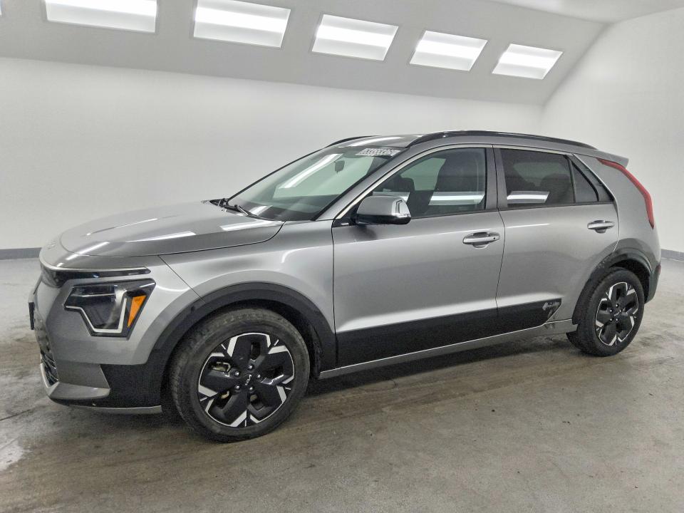 KIA NIRO 2023 with VIN KNDCR3L18P5028599 - Photo from auction