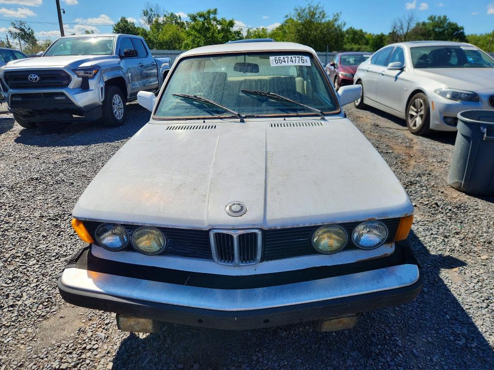Photo 5 from auction – 1982 BMW 320 with VIN WBAAG4300C8070152