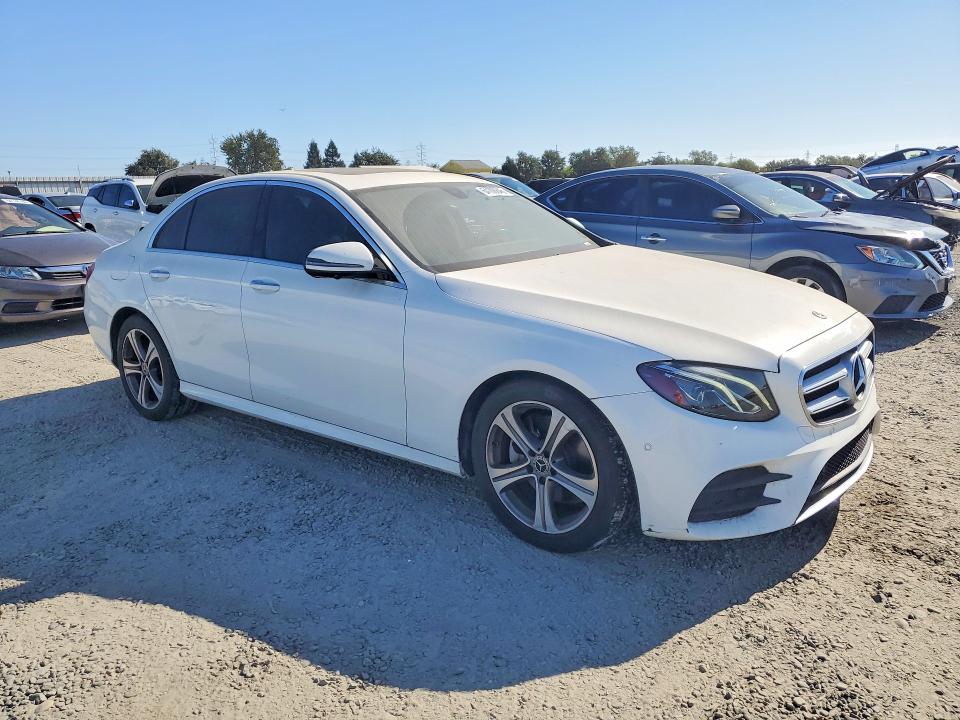 Photo 4 from auction – 2019 MERCEDES-BENZ E with VIN WDDZF4JB1KA577474