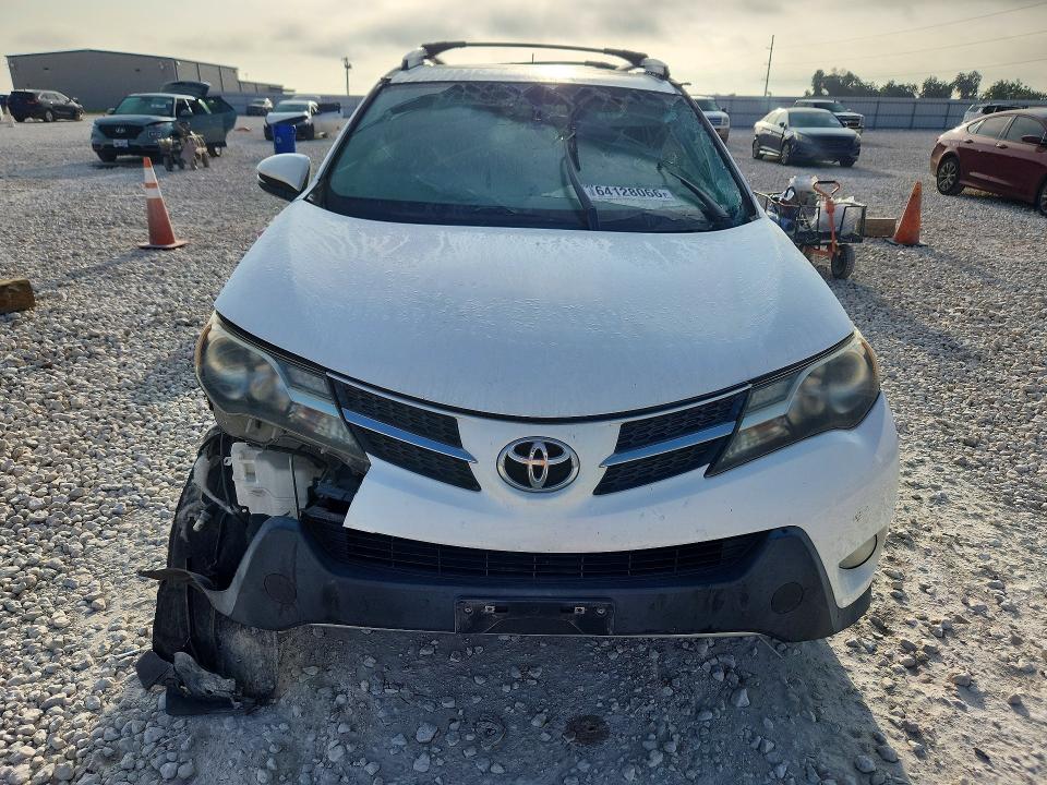 Photo 5 from auction – 2013 TOYOTA RAV4 with VIN JTMWFREVXD5016278