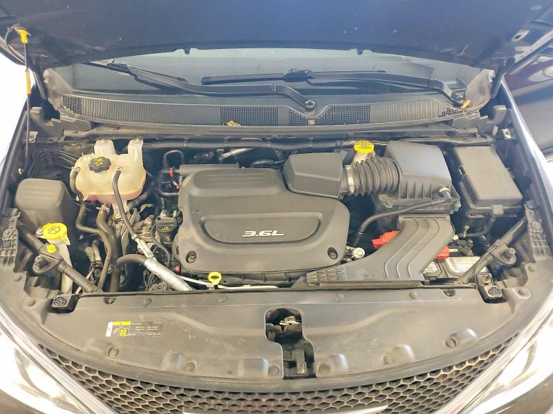Photo 12 from auction – 2018 CHRYSLER PACIFICA with VIN 2C4RC1BG1JR103871