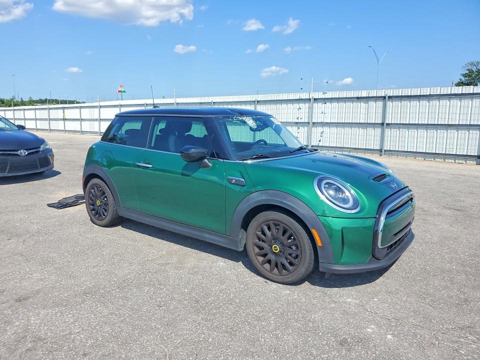 Photo 4 from auction – 2022 MINI COOPER with VIN WMW13DJ07N2R36210