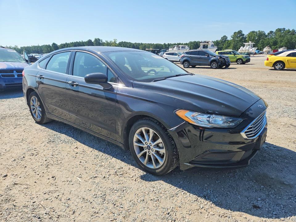 Photo 4 from auction – 2017 FORD FUSION with VIN 3FA6P0H75HR329334