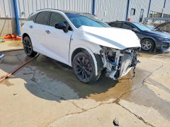 Photo 4 from auction – 2023 LEXUS RX with VIN 2T2BCMEA2PC003258