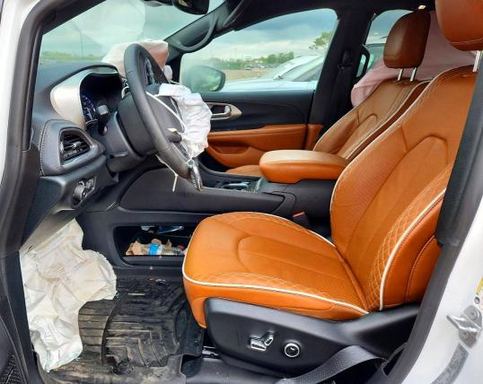 Photo 7 from auction – 2026 CHRYSLER PACIFICA with VIN 2C4RC3PG4TR228189