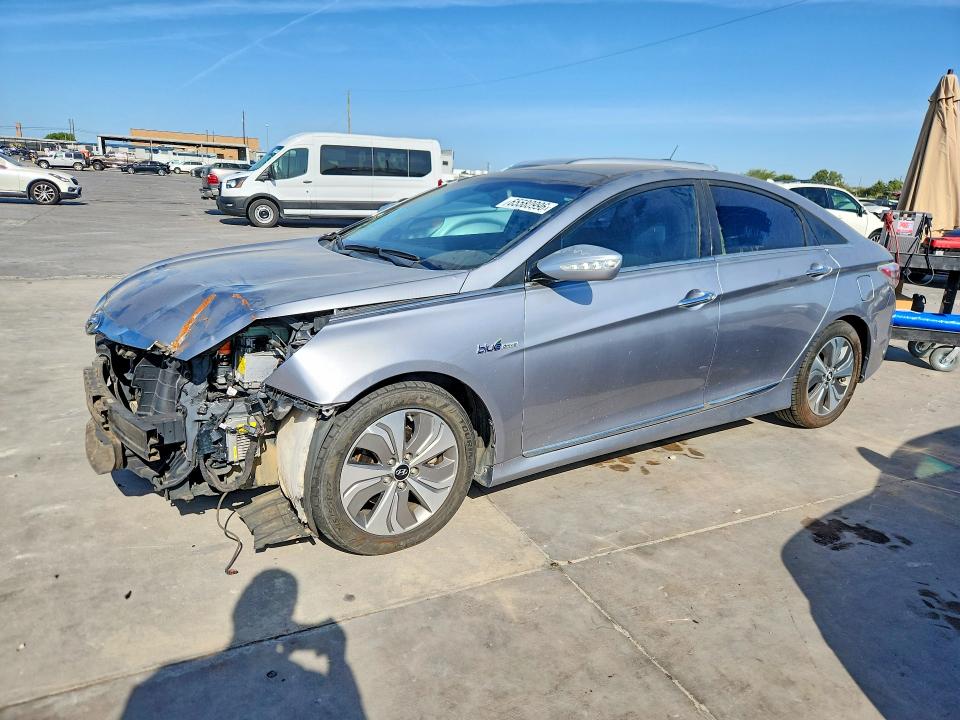 HYUNDAI SONATA HYBRID 2015 with VIN KMHEC4A42FA129667 - Photo from auction