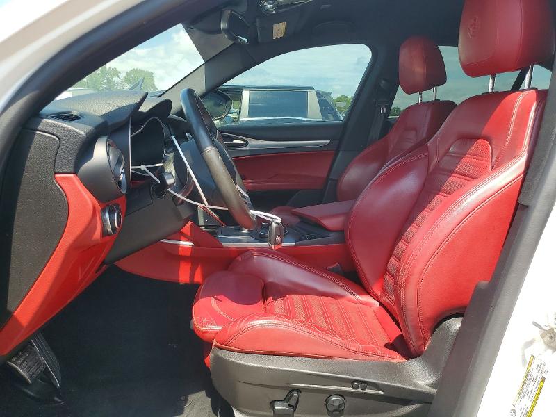 Photo 7 from auction – 2018 ALFA ROMEO STELVIO with VIN ZASFAKNN6J7C10688