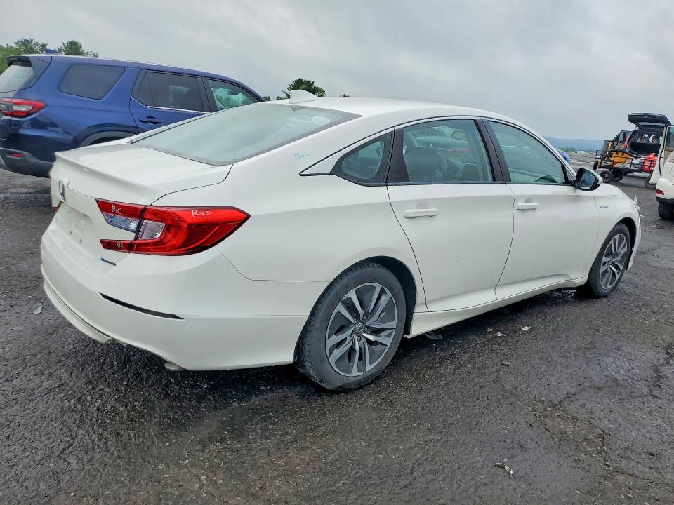 Photo 3 from auction – 2018 HONDA ACCORD with VIN 1HGCV3F16JA003983