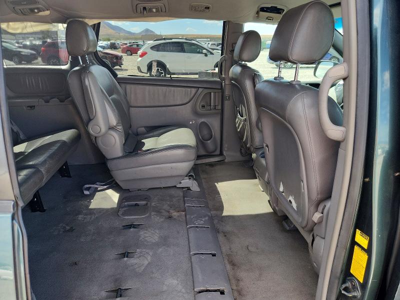Photo 11 from auction – 2004 TOYOTA SIENNA with VIN 5TDZA22C94S174112