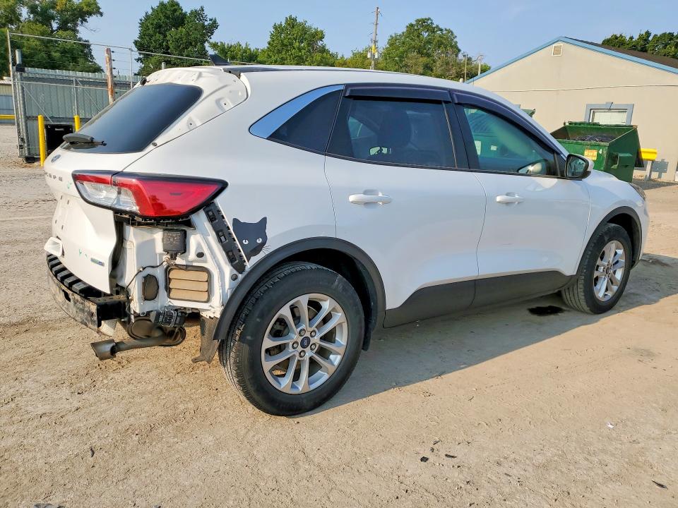 Photo 3 from auction – 2020 FORD ESCAPE with VIN 1FMCU9G61LUC05500