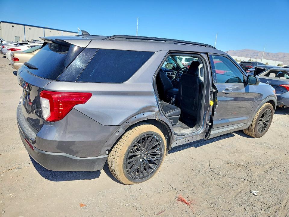 Photo 3 from auction – 2021 FORD EXPLORER with VIN 1FMSK7DH1MGA30967