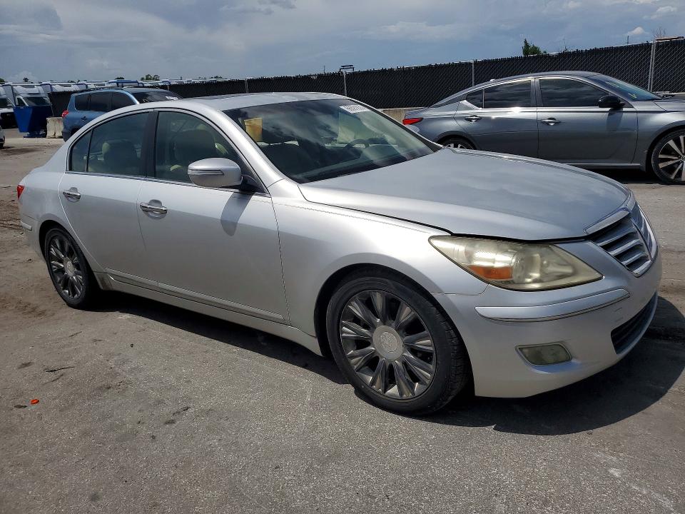 Photo 4 from auction – 2009 HYUNDAI GENESIS with VIN KMHGC46E89U026802