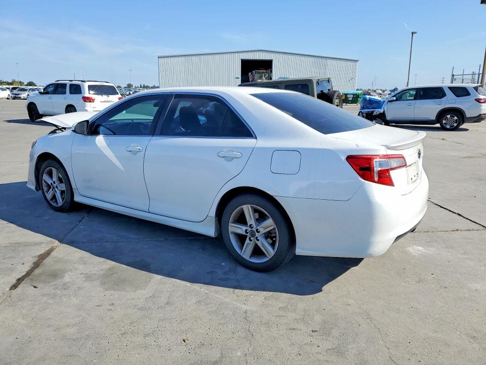 Photo 2 from auction – 2014 TOYOTA CAMRY with VIN 4T1BF1FK4EU430938