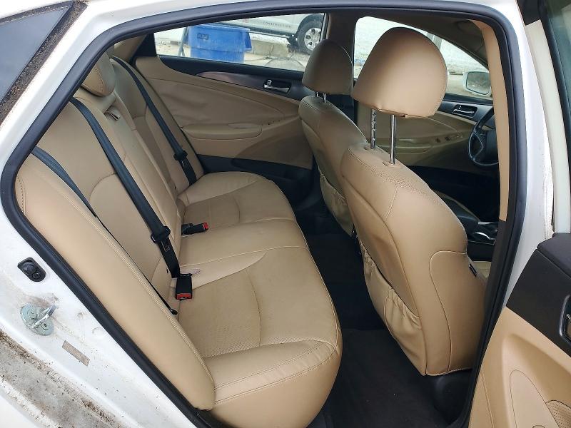 Photo 10 from auction – 2013 HYUNDAI SONATA with VIN KMHEC4A47DA074209