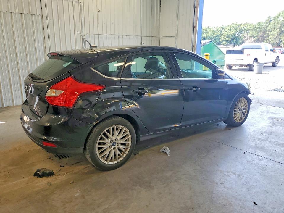 Photo 3 from auction – 2012 FORD FOCUS with VIN 1FAHP3M22CL288365
