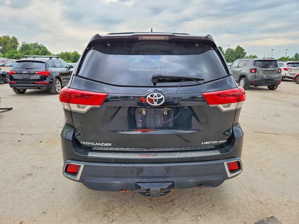 Photo 6 from auction – 2017 TOYOTA HIGHLANDER with VIN 5TDDZRFH0HS405129