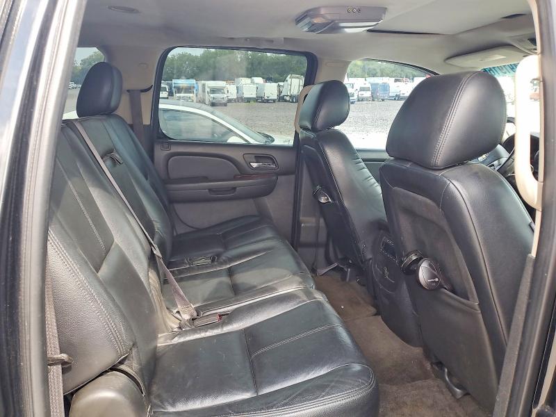 Photo 11 from auction – 2011 CHEVROLET SUBURBAN with VIN 1GNSKHE32BR123227