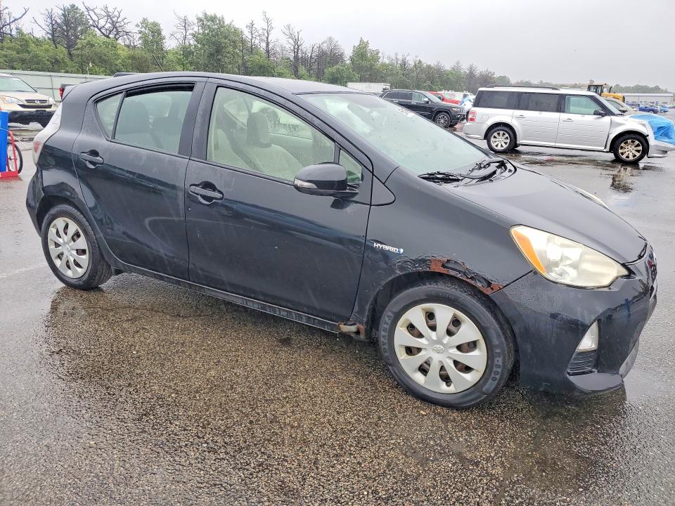Photo 4 from auction – 2012 TOYOTA PRIUS C with VIN JTDKDTB39C1008862