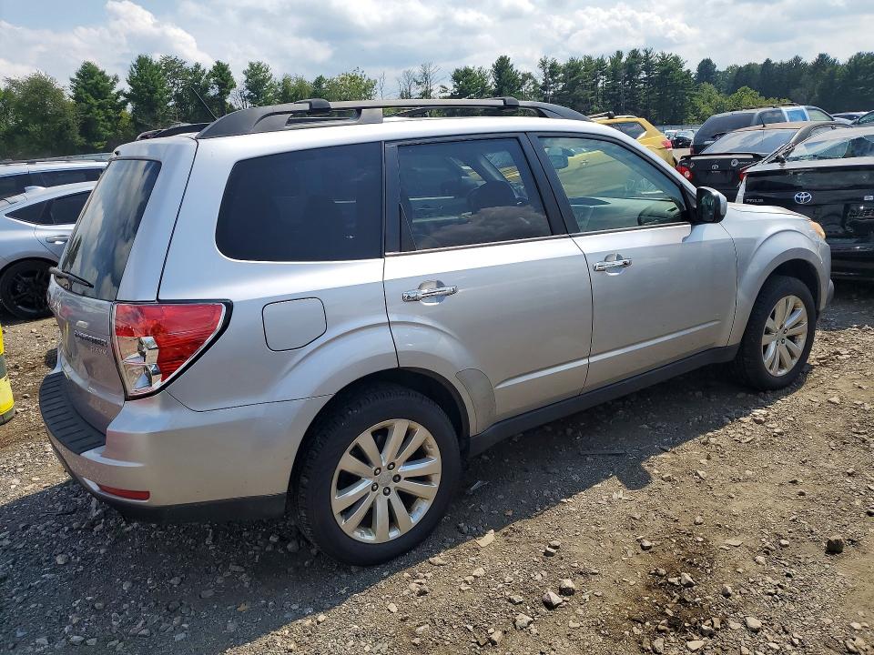 Photo 3 from auction – 2013 SUBARU FORESTER with VIN JF2SHAEC6DH438217