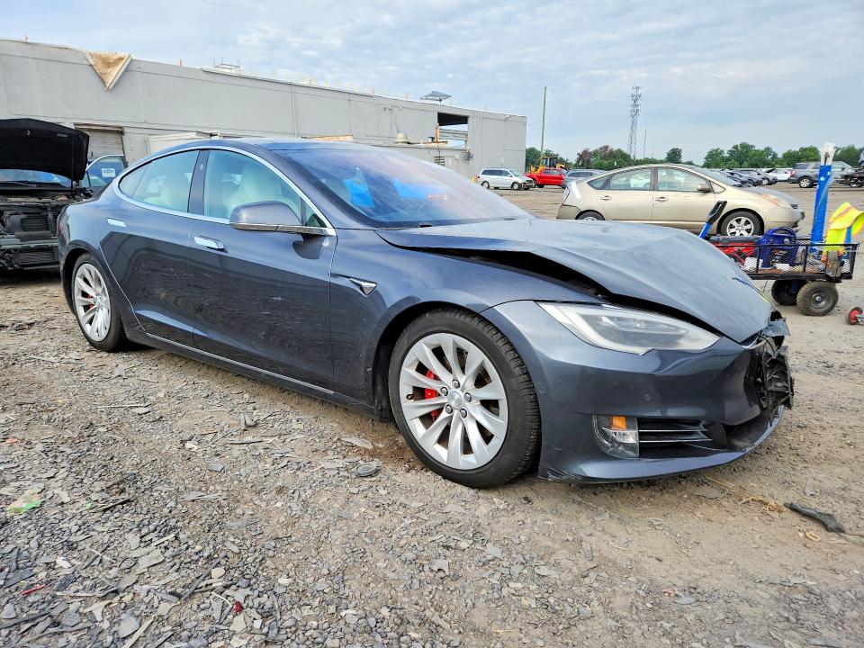 Photo 4 from auction – 2018 TESLA MODEL S with VIN 5YJSA1E45JF276040