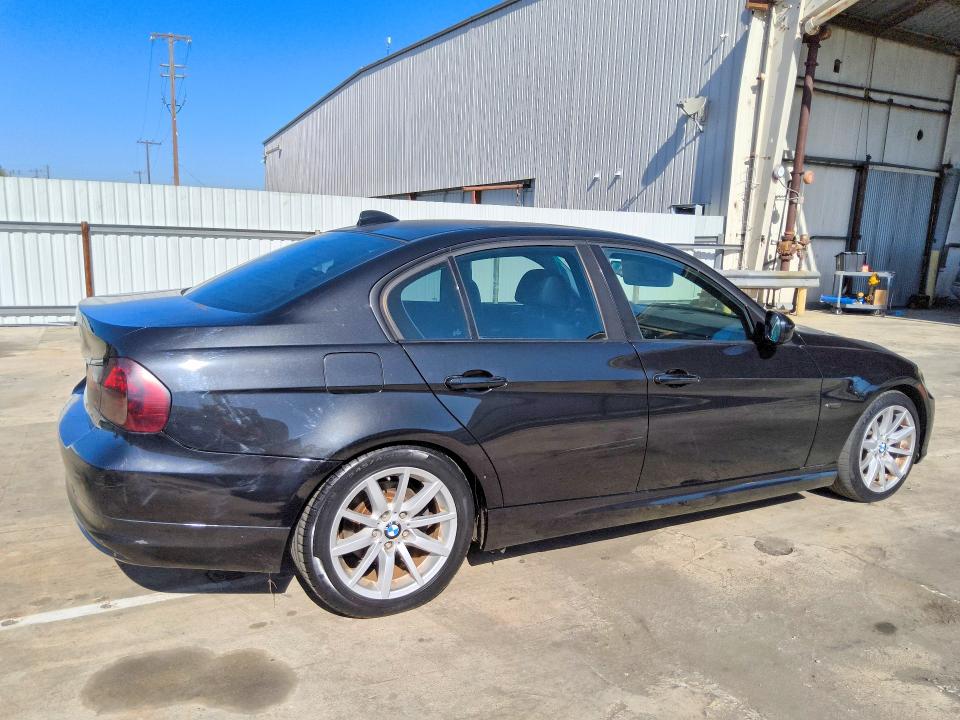 Photo 3 from auction – 2011 BMW 328 with VIN WBAPH5G59BNM72545