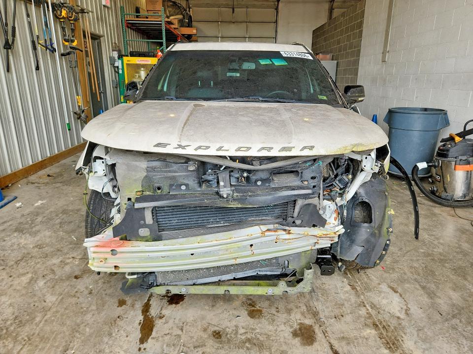 Photo 5 from auction – 2016 FORD EXPLORER with VIN 1FM5K8GT9GGA13745