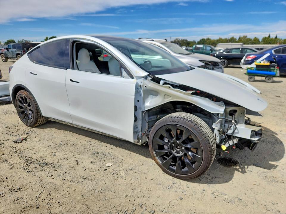 Photo 4 from auction – 2023 TESLA MODEL Y with VIN 7SAYGDEE0PF839980