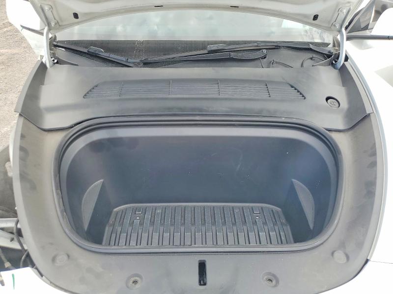 Снимка 12 от търг – 2022 TESLA MODEL Y с VIN 7SAYGDEE1NA012001