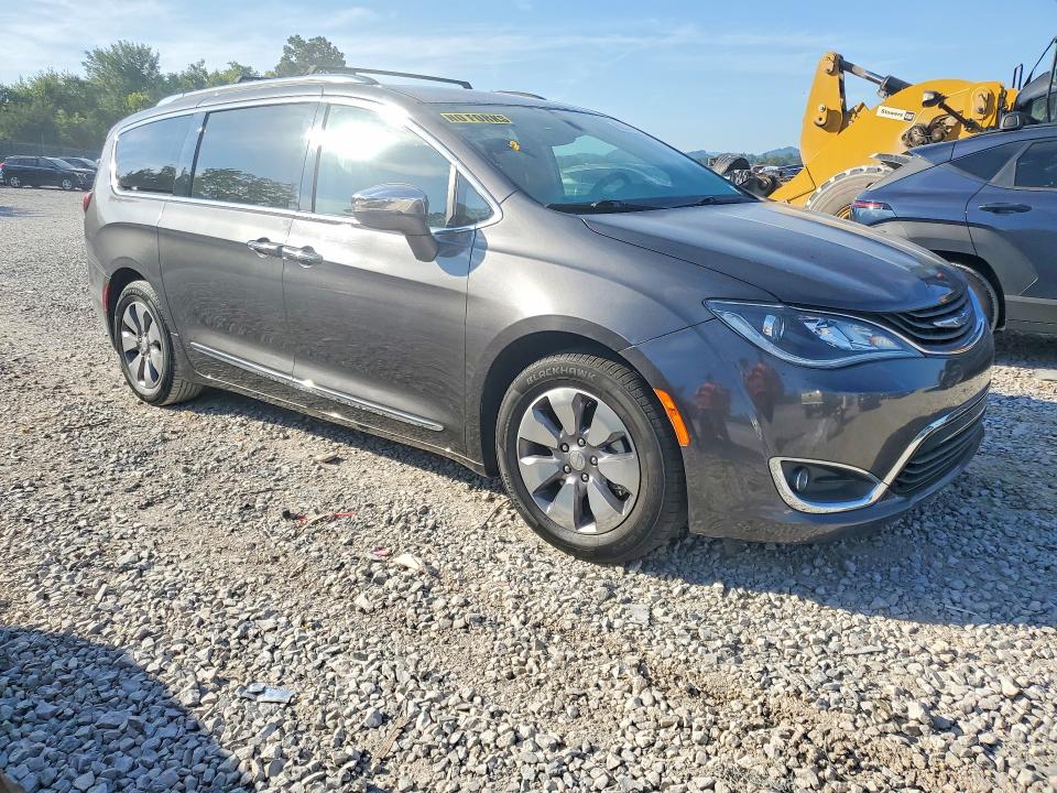 Photo 4 from auction – 2018 CHRYSLER PACIFICA with VIN 2C4RC1N7XJR275330
