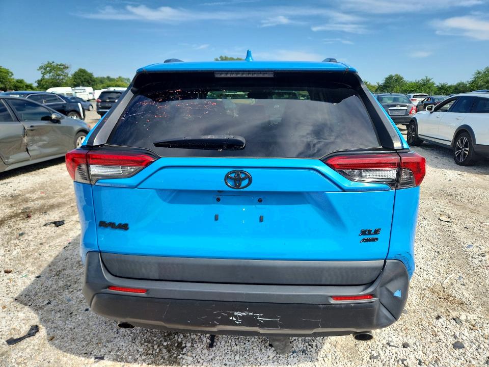 Photo 6 from auction – 2019 TOYOTA RAV4 with VIN JTMP1RFV8KJ014812