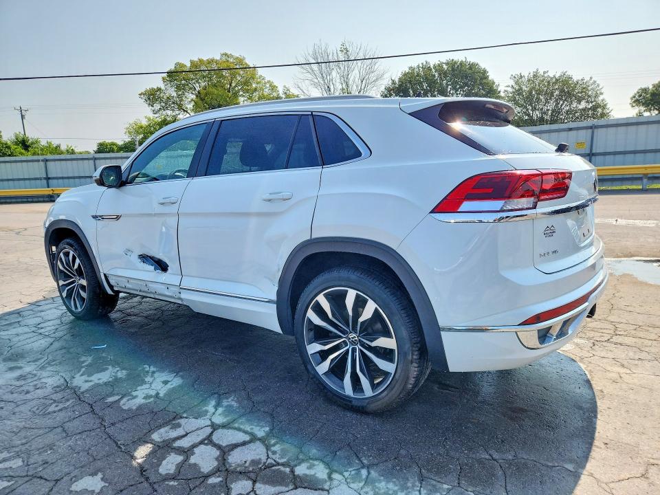 Photo 2 from auction – 2021 VOLKSWAGEN ATLAS CROSS SPORT with VIN 1V2CE2CA2MC217695