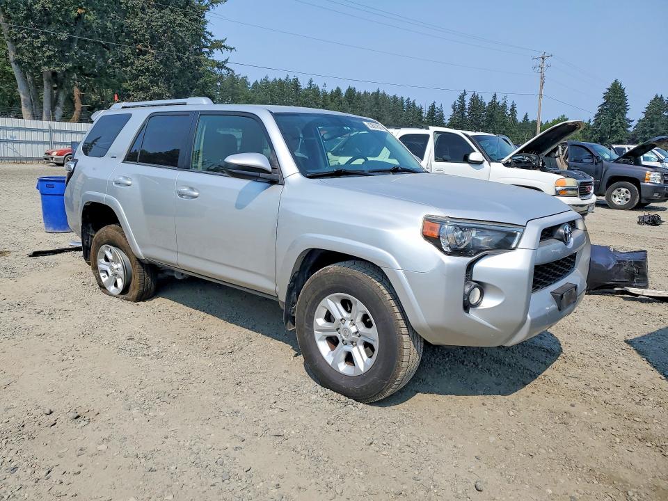 Photo 4 from auction – 2018 TOYOTA 4RUNNER with VIN JTEBU5JR9J5536646