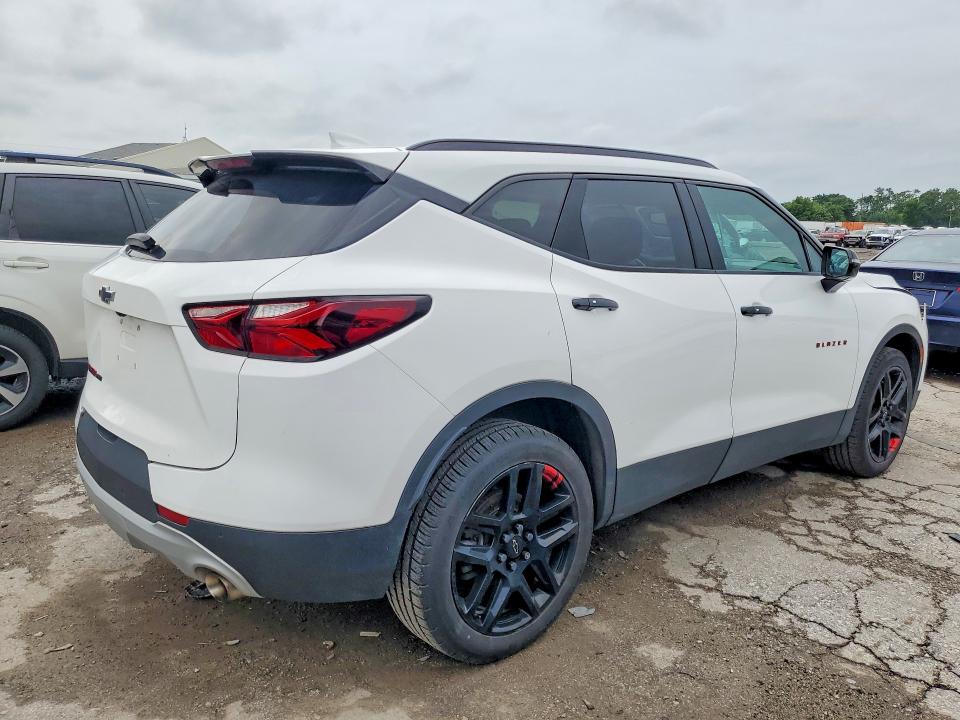 Photo 3 from auction – 2021 CHEVROLET BLAZER with VIN 3GNKBJRS4MS554208